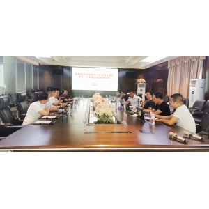 河南省辦公家具協(xié)會(huì)會(huì)長(zhǎng)張鋒一行到訪(fǎng)思進(jìn)家具集團(tuán)指導(dǎo)工作！